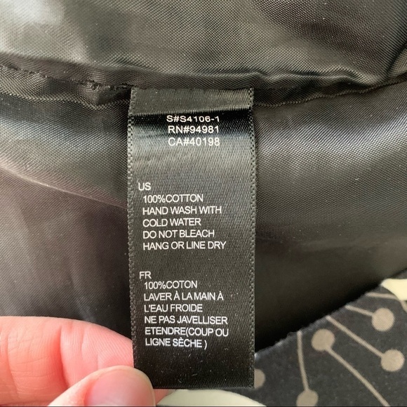 Forever 21 Mini Black, White & Gray Floral Skirt with Pockets Size Small - Picture 6 of 8